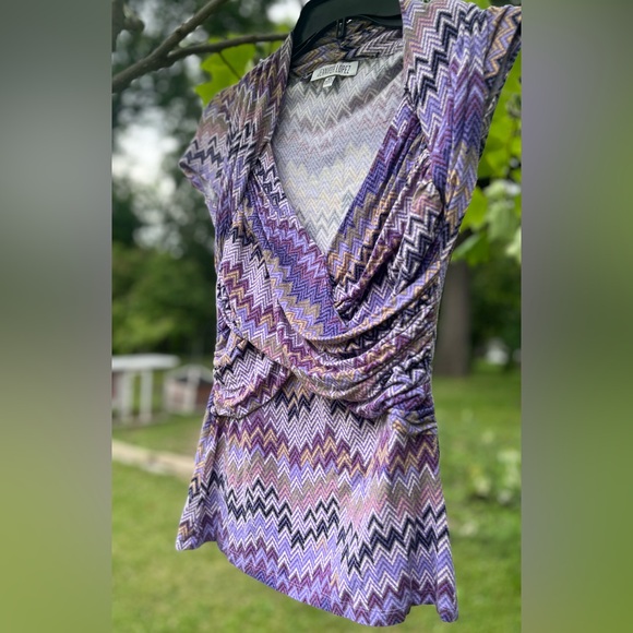 Purple Funky Print Top XS Jennifer Lopez Stretchy Soft Fun Short Sleeve Shirt - Picture 1 of 12